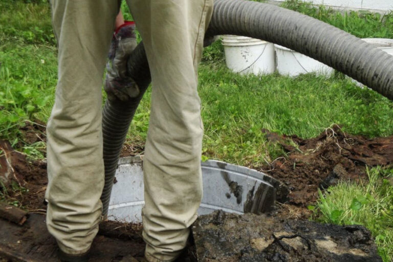 Septic tank pumping